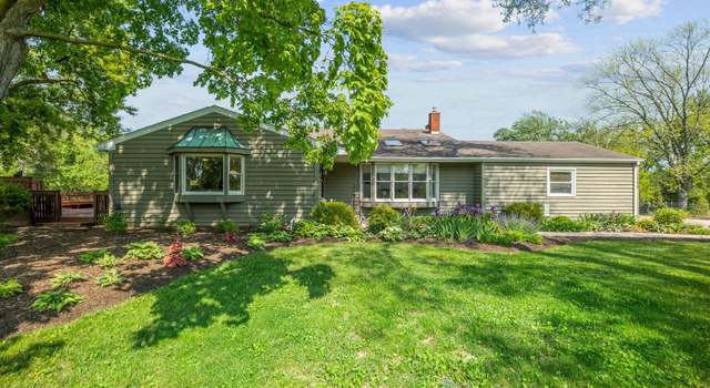 Photo of 2248 Heathercliff Dr, Libertyville, IL 60048