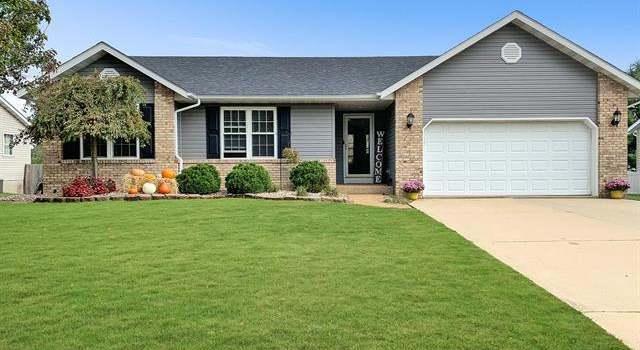 Photo of 1005 Copper Ridge Dr, Maryville, IL 62062
