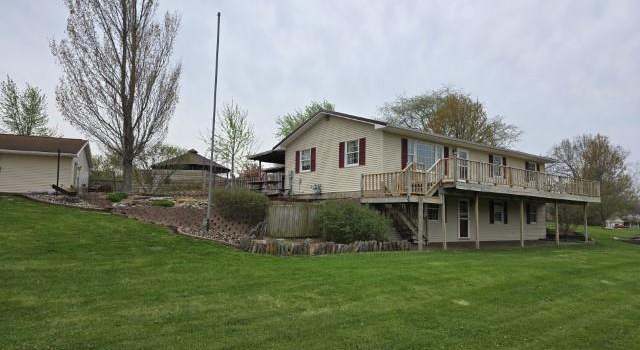 Photo of 704 Orchard Ln, Carthage, IL 62321