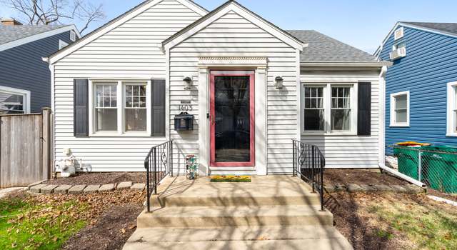 Photo of 1403 Waverly Pl, Joliet, IL 60435