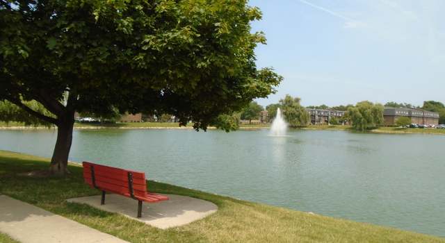 Photo of 9388 Bay Colony Dr Unit 2S, Des Plaines, IL 60016