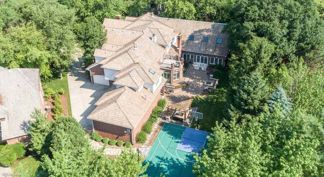 Photo of 1000 Tara Ct, Wheaton, IL 60189