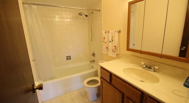 Photo of 9382 Landings Square St #305, Des Plaines, IL 60016