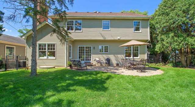 Photo of 323 S Park St, Westmont, IL 60559