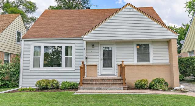 Photo of 704 E Oakton St, Arlington Heights, IL 60004