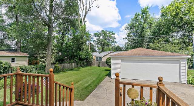 Photo of 704 E Oakton St, Arlington Heights, IL 60004