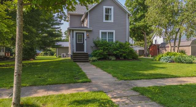 Photo of 205 E 6th St, Gridley, IL 61744