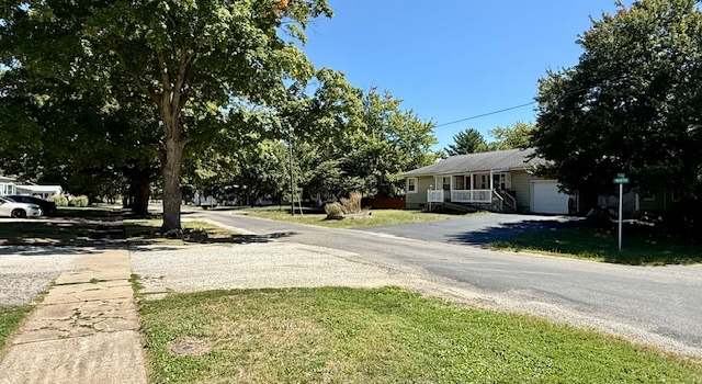Photo of 708 E North St, Monticello, IL 61856