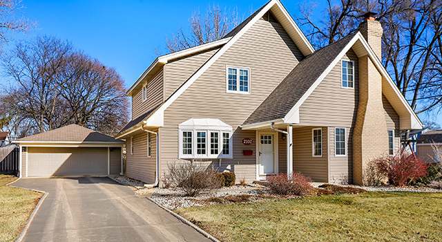 Photo of 2102 South St, Rolling Meadows, IL 60008