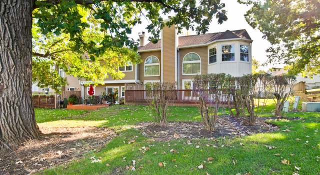 Photo of 207 Ascot Ln, Streamwood, IL 60107