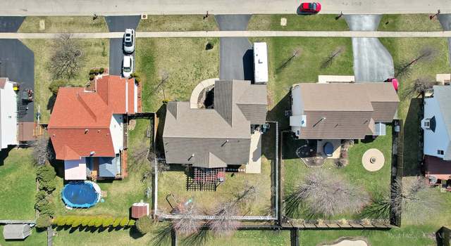 Photo of 911 Jamestown Ave, Belvidere, IL 61008