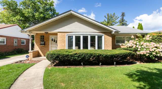 Photo of 8926 Mango Ave, Morton Grove, IL 60053