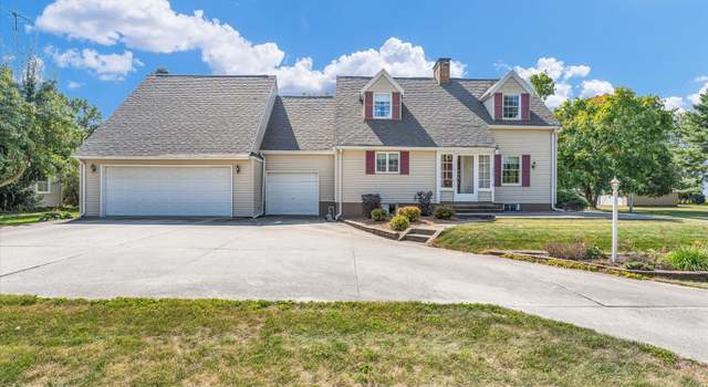Photo of 208 W Diller St, Broadlands, IL 61816