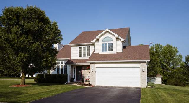 Photo of 204 Carson Dr, Poplar Grove, IL 61065