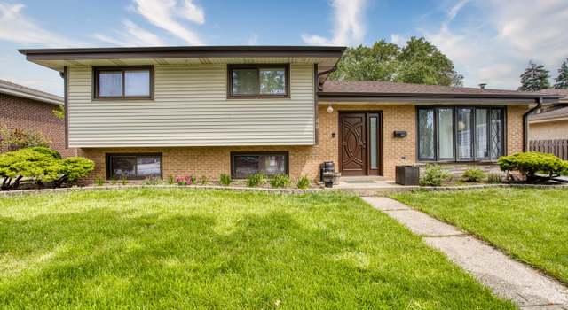 Photo of 597 Forest Preserve Dr, Wood Dale, IL 60191