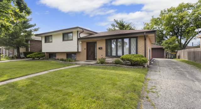Photo of 597 Forest Preserve Dr, Wood Dale, IL 60191