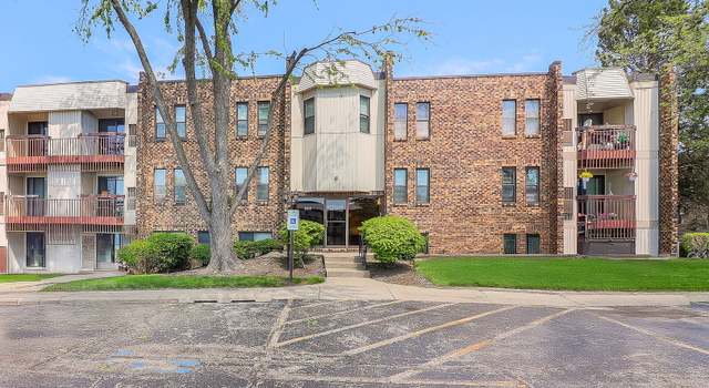 Photo of 2212 Country Club Dr #2, Woodridge, IL 60517