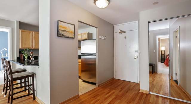 Photo of 525 W Hawthorne Pl #501, Chicago, IL 60657