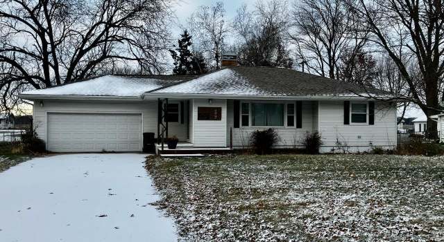 Photo of 5102 Anne St, Sterling, IL 61081
