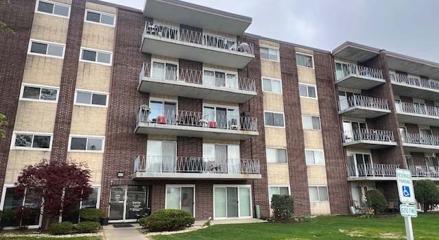 Photo of 2900 Maple Ave Unit 5A, Downers Grove, IL 60515