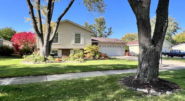 Photo of 2218 Kingston Dr, Wheaton, IL 60189