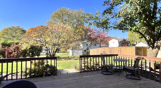 Photo of 2218 Kingston Dr, Wheaton, IL 60189