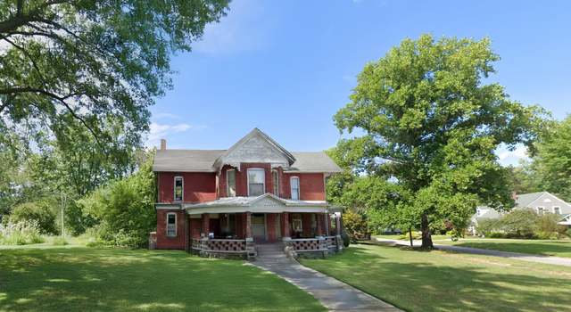Photo of 106 E Bond St, Martinsville, IL 62442