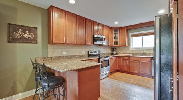 Photo of 1304 E Eastman St, Arlington Heights, IL 60004