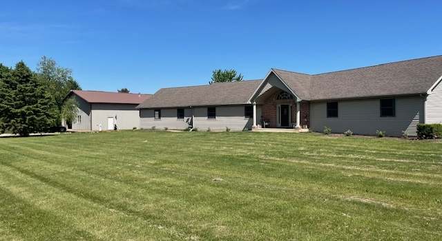 Photo of 10416 Seaman Rd, Hebron, IL 60034