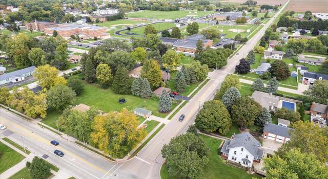 Photo of 10 Lions Rd, Sandwich, IL 60548
