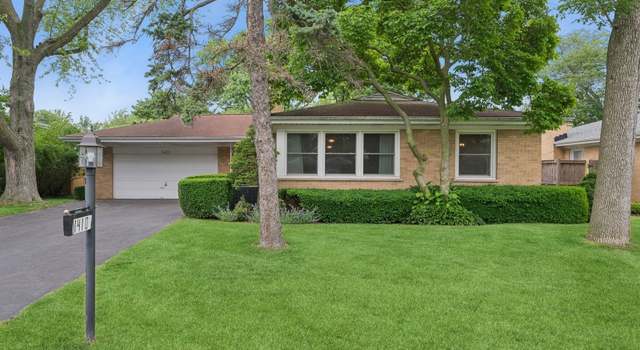 Photo of 1410 Plymouth Ln, Glenview, IL 60025
