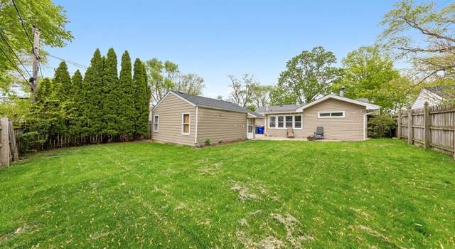 Photo of 1106 Sumner St, Wheaton, IL 60189