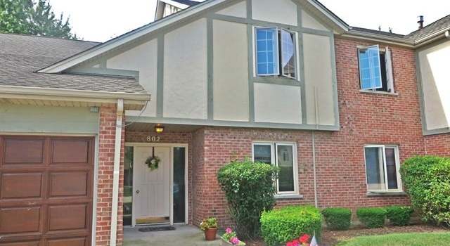 Photo of 802 Meadow Ridge Ln #101, New Lenox, IL 60451