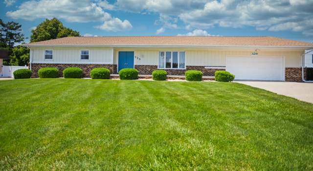 Photo of 329 Fairway Dr, Bloomington, IL 61701