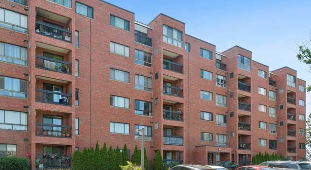 Property at 3700 Capri Unit 607 Ct #607, Glenview, IL 60025, 3 beds, 2 baths