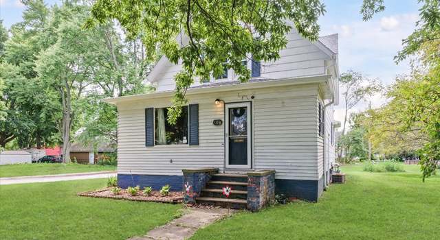 Photo of 408 N Henson Rd, Villa Grove, IL 61956
