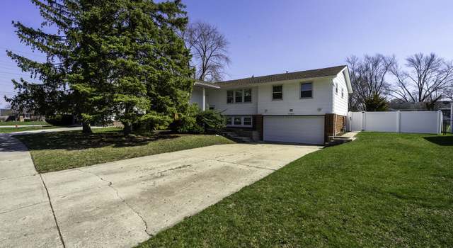 Photo of 651 Clearmont Dr, Elk Grove Village, IL 60007