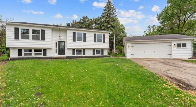 Photo of 18851 W Circle Ct, Grayslake, IL 60030