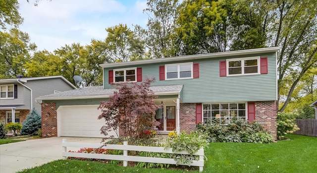 Photo of 1616 Leabrook Ln, Wheaton, IL 60189