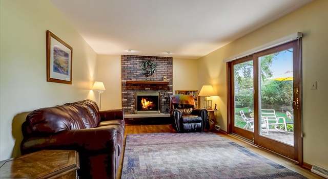 Photo of 1616 Leabrook Ln, Wheaton, IL 60189