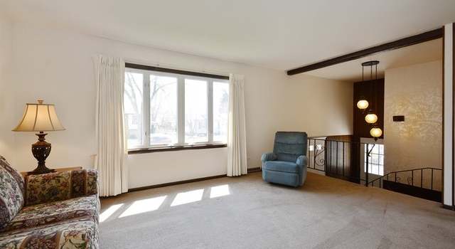 Photo of 8812 Fairway Dr, Orland Park, IL 60462