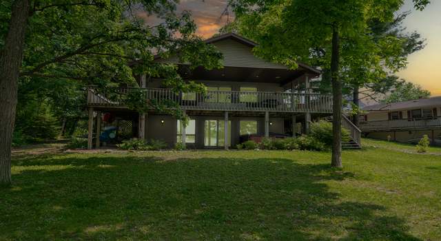 Photo of 218 Candlewick Dr, Poplar Grove, IL 61065