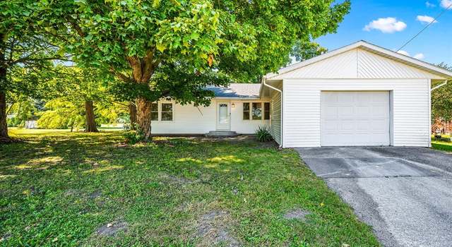 Photo of 405 N Walnut St, Onarga, IL 60955