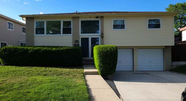 Photo of 774 Polynesian Dr, Des Plaines, IL 60016