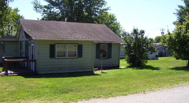 Photo of 105 E Sixth St, Deland, IL 61839
