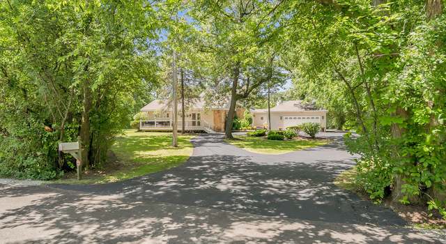 Property at 7900 W 127th St, Palos Park, IL 60464, 4 beds, 2.5 baths