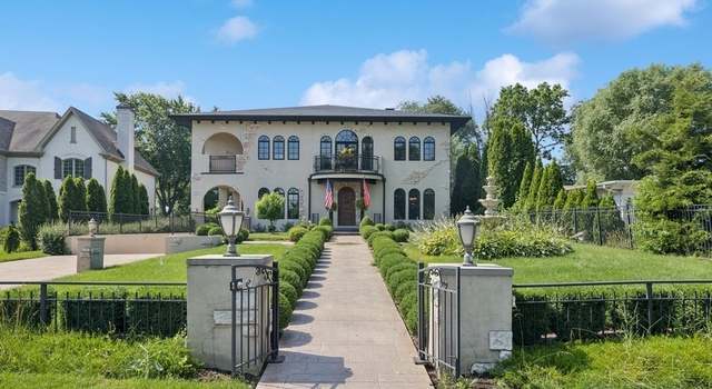 Property at 818 W 58th St, Hinsdale, IL 60521, 6 beds, 6.5 baths