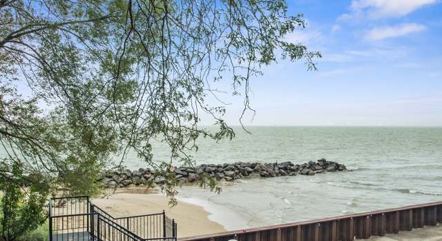 Photo of 6255 N Sheridan Rd #30, Chicago, IL 60660