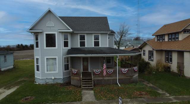 Photo of 401 S Saint Charles St, Beaverville, IL 60912