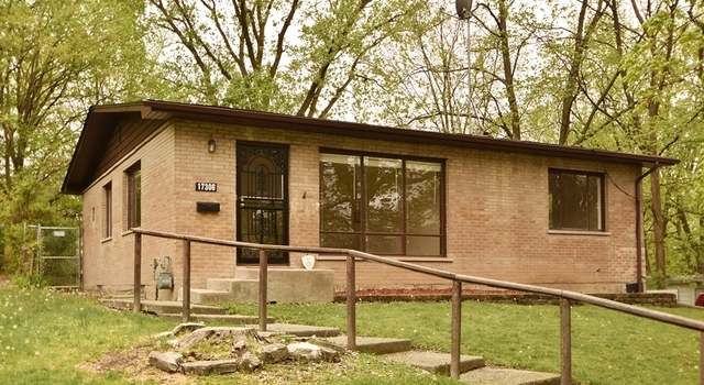 Photo of 17306 Bryant Ln, Hazel Crest, IL 60429